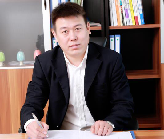 梅成辰—总经理